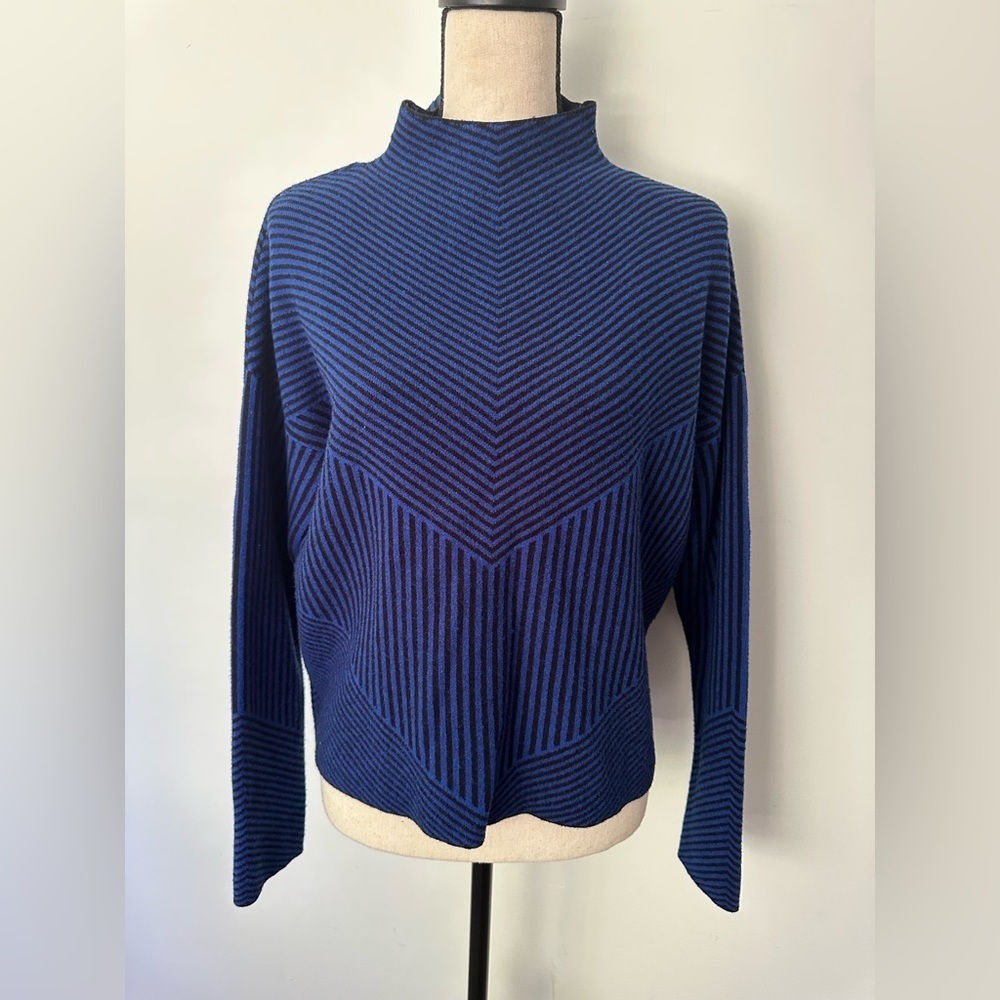 Cynthia Rowley Blue Black Striped Sweater Mock Neck L EUC